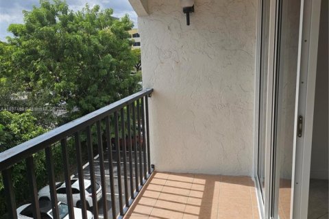 Copropriété à vendre à Miami, Floride: 2 chambres, 77.2 m2 № 1949717 - photo 19