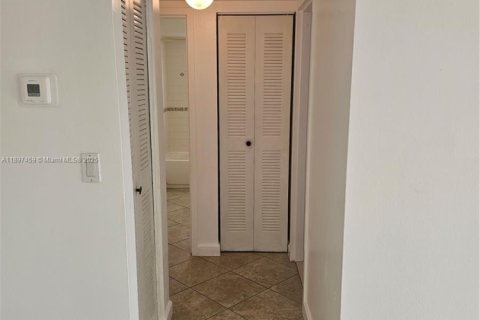 Copropriété à vendre à Miami, Floride: 2 chambres, 77.2 m2 № 1949717 - photo 10