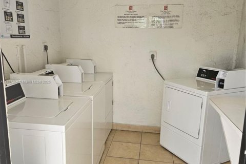 Copropriété à vendre à Miami, Floride: 2 chambres, 77.2 m2 № 1949717 - photo 21