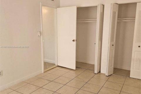 Copropriété à vendre à Miami, Floride: 2 chambres, 77.2 m2 № 1949717 - photo 14