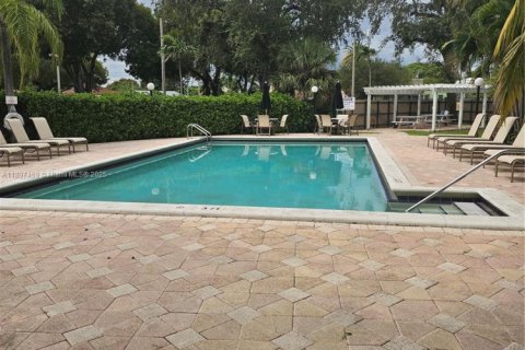 Copropriété à vendre à Miami, Floride: 2 chambres, 77.2 m2 № 1949717 - photo 24