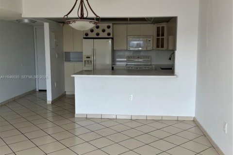 Купить кондоминиум в Хайалиа, Флорида 3 спальни, 112.6м2, № 2088896 - фото 7