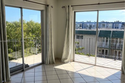Купить кондоминиум в Хайалиа, Флорида 3 спальни, 112.6м2, № 2088896 - фото 3