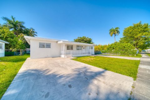 Immobilier commercial à vendre à Miami, Floride: 172.43 m2 № 2062644 - photo 28