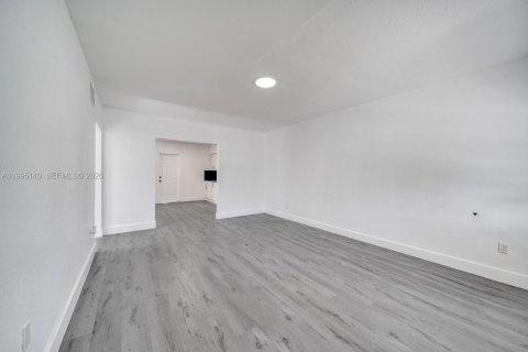 Immobilier commercial à vendre à Miami, Floride: 172.43 m2 № 2062644 - photo 13
