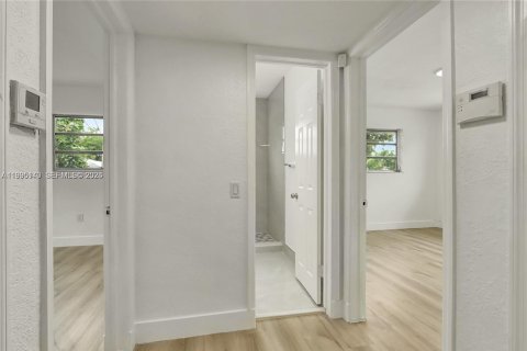 Immobilier commercial à vendre à Miami, Floride: 172.43 m2 № 2062644 - photo 4