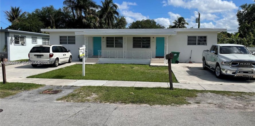 Immobilier commercial à Miami, Floride 172.43 m2 № 2062644