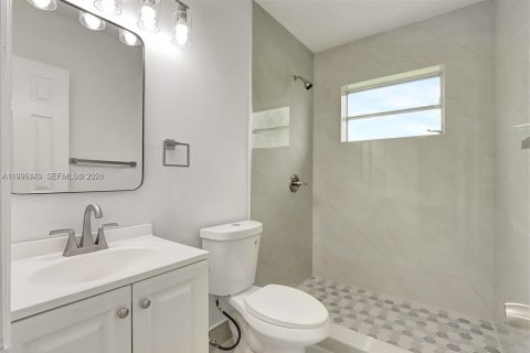 Immobilier commercial à vendre à Miami, Floride: 172.43 m2 № 2062644 - photo 3
