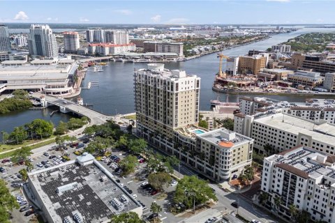 Propiedad comercial en venta en Tampa, Florida, 1016.54 m2 № 1737332 - foto 2