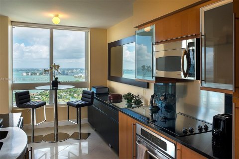 Copropriété à louer à Miami Beach, Floride: 2 chambres, 122.82 m2 № 2036733 - photo 4
