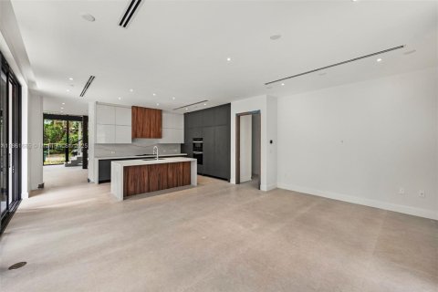 Casa en venta en South Miami, Florida, 6 dormitorios, 510.41 m2 № 1890570 - foto 12