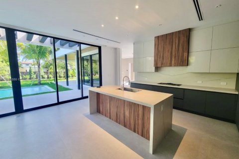 Casa en venta en South Miami, Florida, 6 dormitorios, 510.41 m2 № 1890570 - foto 28