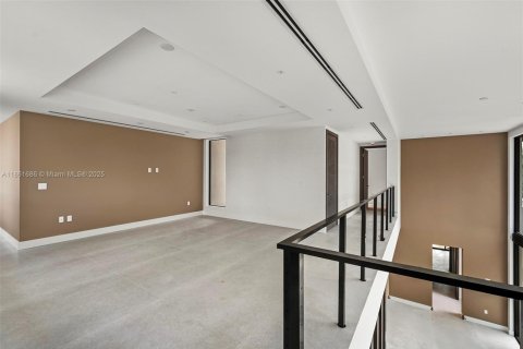 Casa en venta en South Miami, Florida, 6 dormitorios, 510.41 m2 № 1890570 - foto 11