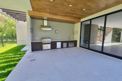 Casa en venta en South Miami, Florida, 6 dormitorios, 510.41 m2 № 1890570 - foto 25