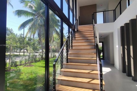 Casa en venta en South Miami, Florida, 6 dormitorios, 510.41 m2 № 1890570 - foto 23