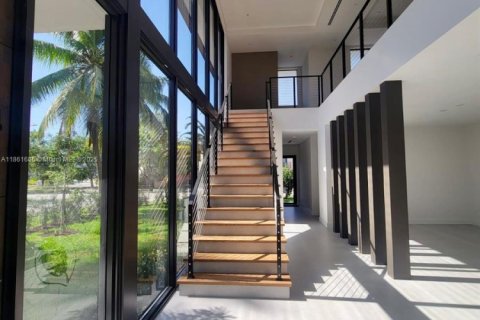 Casa en venta en South Miami, Florida, 6 dormitorios, 510.41 m2 № 1890570 - foto 29