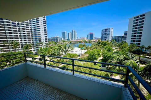 Condo in Hallandale Beach, Florida, 1 bedroom  № 1782028 - photo 25