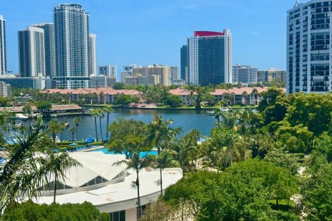 Condo in Hallandale Beach, Florida, 1 bedroom  № 1782028 - photo 27