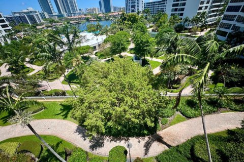 Condo in Hallandale Beach, Florida, 1 bedroom  № 1782028 - photo 28