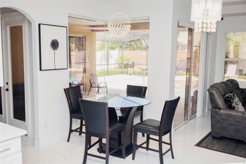House in Winter Garden, Florida 5 bedrooms, 317.63 sq.m. № 1919424 - photo 11