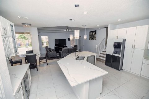 House in Winter Garden, Florida 5 bedrooms, 317.63 sq.m. № 1919424 - photo 8