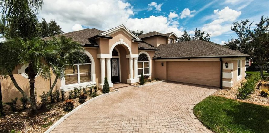 House in Winter Garden, Florida 5 bedrooms, 317.63 sq.m. № 1919424
