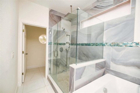 House in Winter Garden, Florida 5 bedrooms, 317.63 sq.m. № 1919424 - photo 22