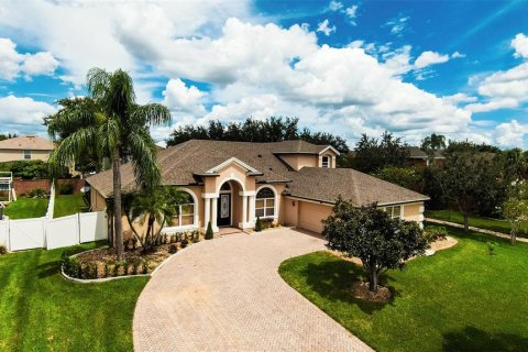 House in Winter Garden, Florida 5 bedrooms, 317.63 sq.m. № 1919424 - photo 3