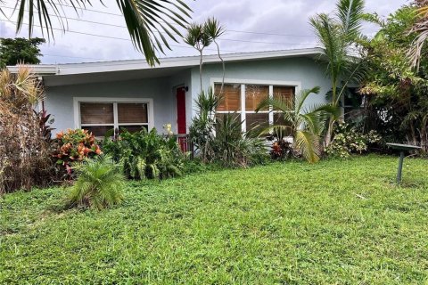 House in Fort Myers, Florida 3 bedrooms, 120.77 sq.m. № 1833163 - photo 1