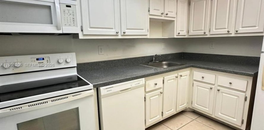 Condo in North Miami, Florida, 1 bedroom  № 2020696