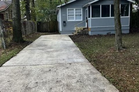 House in Jacksonville, Florida 2 bedrooms, 75.81 sq.m. № 883081 - photo 1