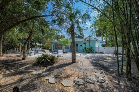 House in New Smyrna Beach, Florida 2 bedrooms, 142.14 sq.m. № 2207684 - photo 13
