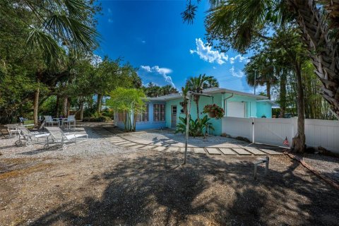 House in New Smyrna Beach, Florida 2 bedrooms, 142.14 sq.m. № 2207684 - photo 14