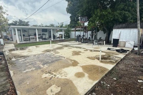 Casa en alquiler en Hialeah, Florida, 2 dormitorios, 83.61 m2 № 1977534 - foto 30