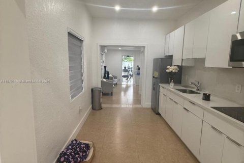 Casa en alquiler en Hialeah, Florida, 2 dormitorios, 83.61 m2 № 1977534 - foto 6