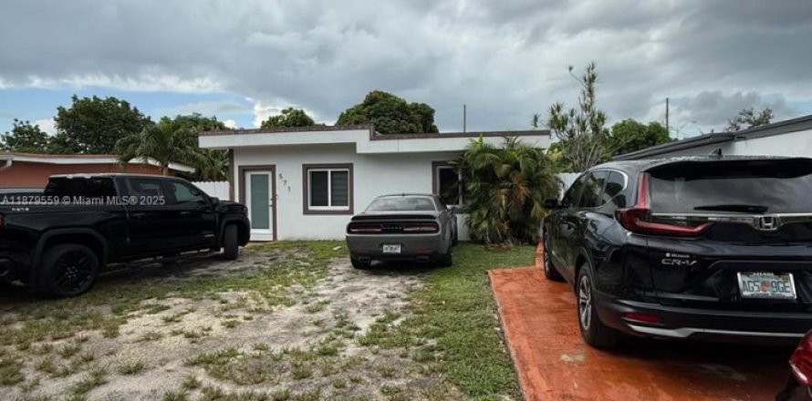 Casa en Hialeah, Florida 2 dormitorios, 83.61 m2 № 1977534