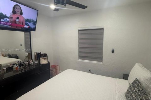 Casa en alquiler en Hialeah, Florida, 2 dormitorios, 83.61 m2 № 1977534 - foto 11