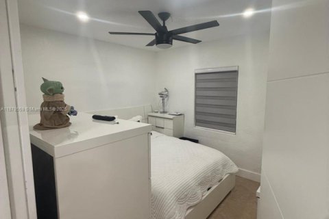 Casa en alquiler en Hialeah, Florida, 2 dormitorios, 83.61 m2 № 1977534 - foto 15