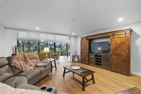 Copropriété à vendre à Punta Gorda, Floride: 3 chambres, 238.67 m2 № 2416312 - photo 11