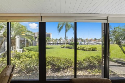 Copropriété à vendre à Punta Gorda, Floride: 3 chambres, 238.67 m2 № 2416312 - photo 3