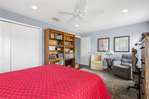 Townhouse in New Port Richey, Florida 3 bedrooms, 187.94 sq.m. № 2235516 - photo 30
