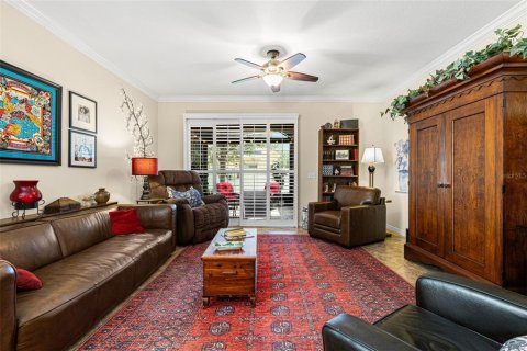 Townhouse in New Port Richey, Florida 3 bedrooms, 187.94 sq.m. № 2235516 - photo 10