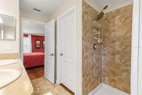 Townhouse in New Port Richey, Florida 3 bedrooms, 187.94 sq.m. № 2235516 - photo 28