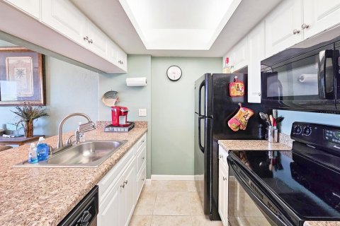 Condo in Flagler Beach, Florida, 1 bedroom № 2120281 - photo 8