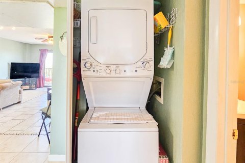 Condo in Flagler Beach, Florida, 1 bedroom № 2120281 - photo 19