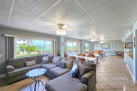 Condo in Flagler Beach, Florida, 1 bedroom № 2120281 - photo 25