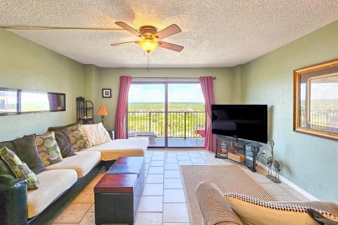 Condo in Flagler Beach, Florida, 1 bedroom № 2120281 - photo 5