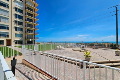Condo in Flagler Beach, Florida, 1 bedroom № 2120281 - photo 23