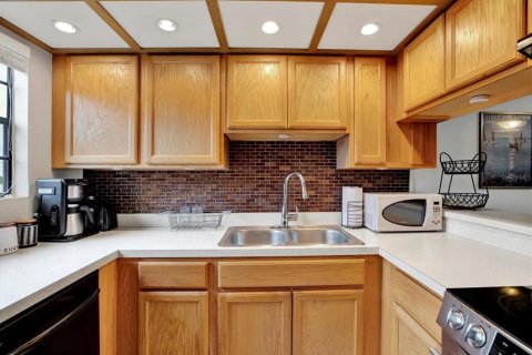 Adosado en venta en Seminole, Florida, 2 dormitorios, 94.3 m2 № 1518613 - foto 8