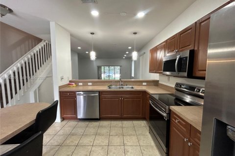 Touwnhouse à louer à Miami Gardens, Floride: 3 chambres, 133.78 m2 № 1999560 - photo 6